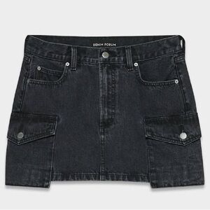 🖤 Aritzia Denim Forum '90s Cargo Mini Skirt in Black Aritzia Black Denim Skirt